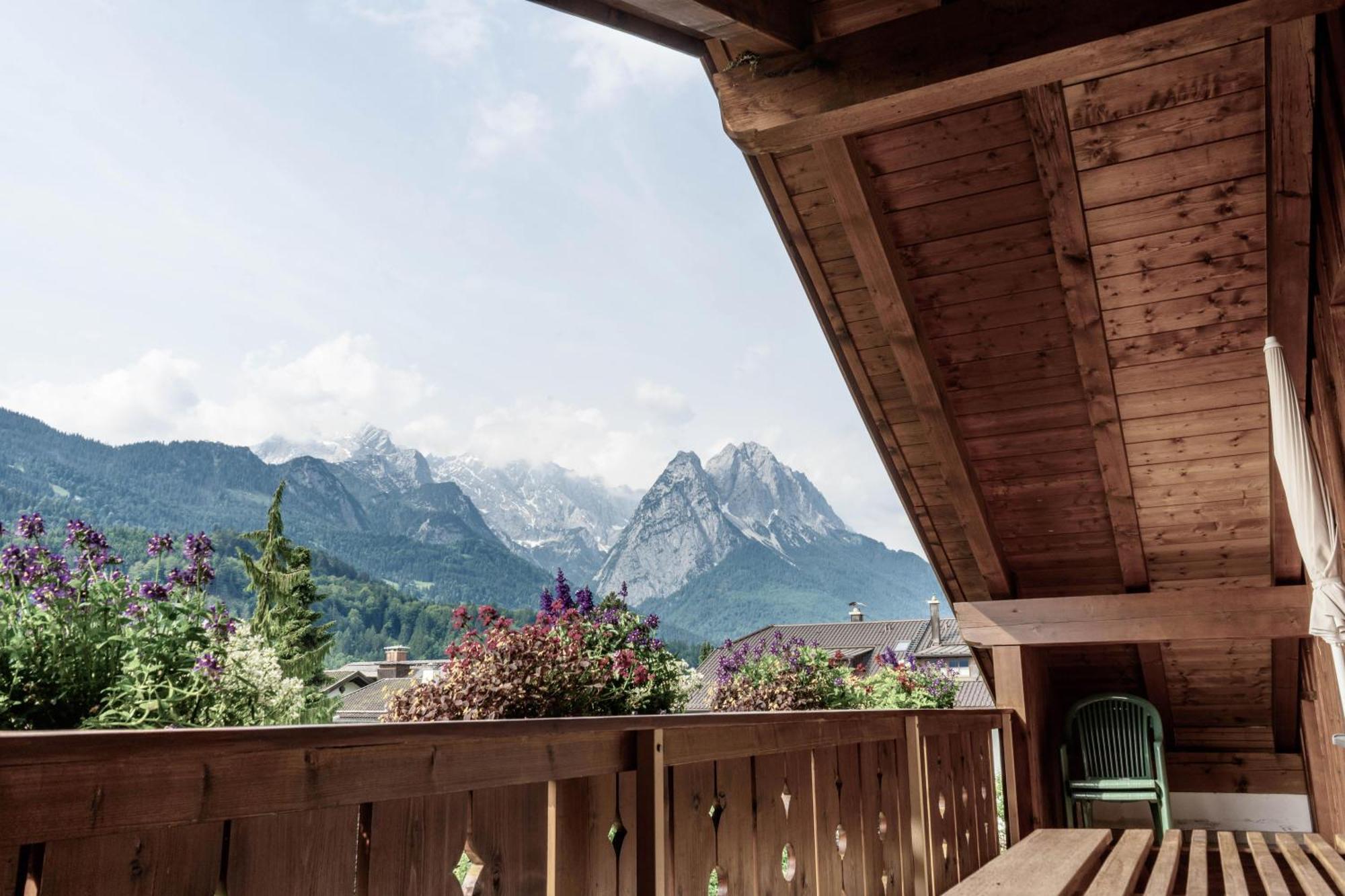 Gaestehaus Quirin Garmisch-Partenkirchen Buitenkant foto